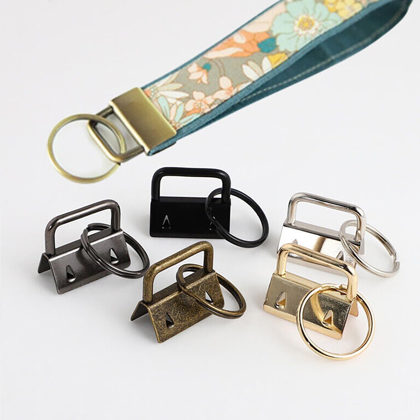 Uxney Key fob Hardware,30 PCS 1 Inch Key fob Keychain with Keychain Rings for Bag Webbing Wristlets Lanyards and Key Chain Making Hardware Supplies(Bronze)